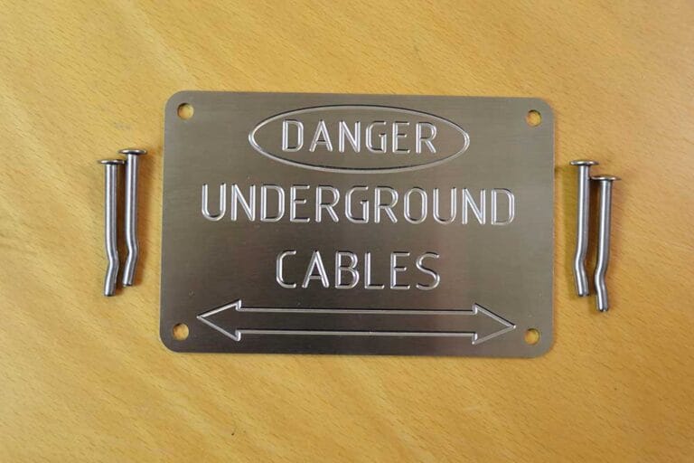 Underground Labels Route Marker Plate Label - Danger, Underground Cable w/ Double Arrow ...